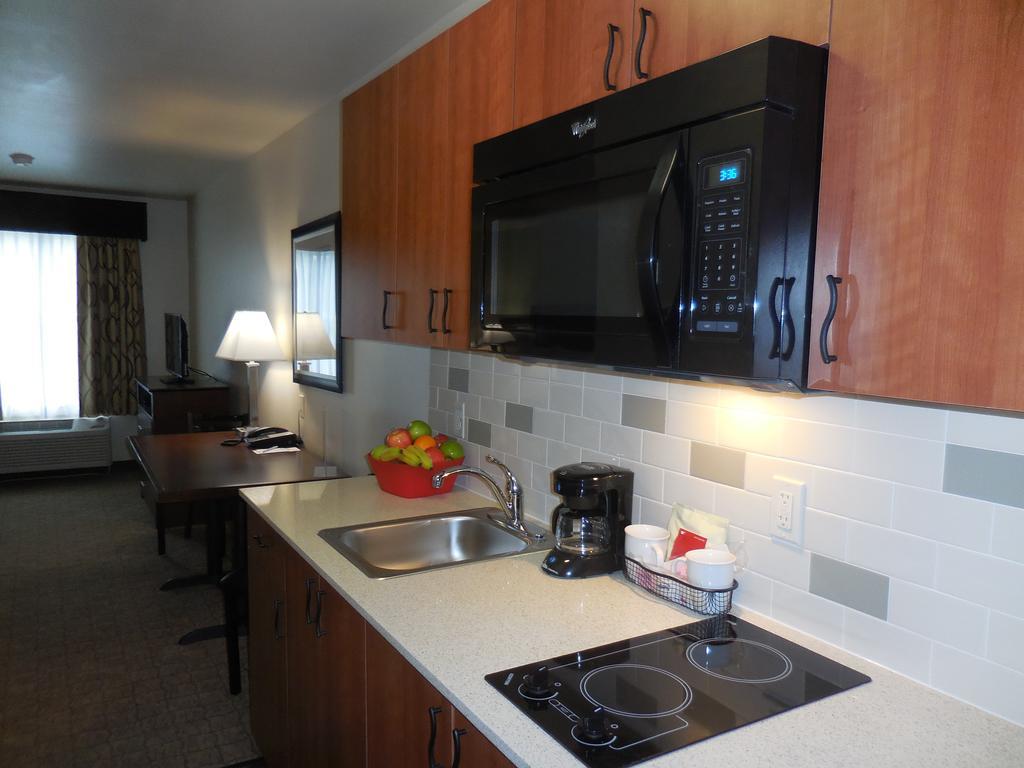Ledgestone Hotel Vernal Room photo